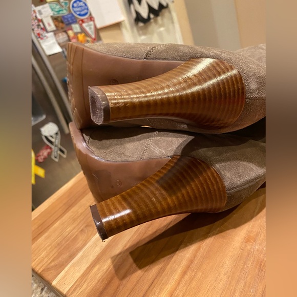 Ladies Taupe Suede Aldo Cuffed Stacked Heel Boots Size 40 - Picture 4 of 6